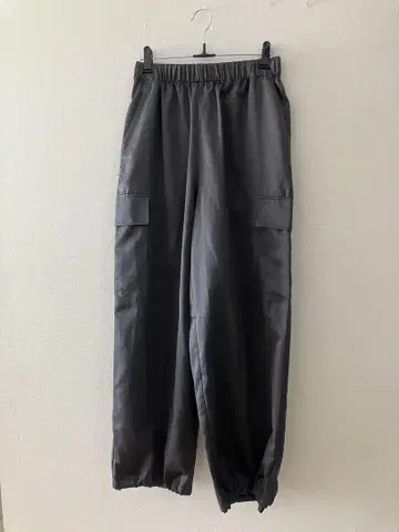 렙심 새틴 카고 팬츠