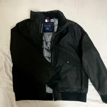 TOMMY HILFIGER 블랙 다운 자켓 남성용