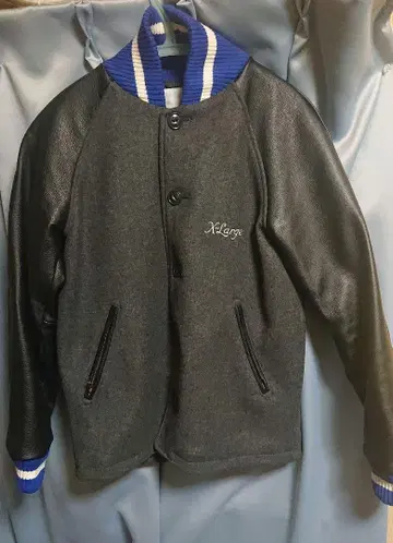 XLARGE 버시티 자켓 엑스라지 시착만 한 상품