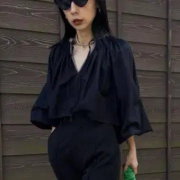 AMERI HAND PIN TUCK SMOCK BLOUSE