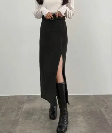 [ 새상품 ] CENEA 슬릿 지퍼 I라인 스커트 차콜 S 사이즈