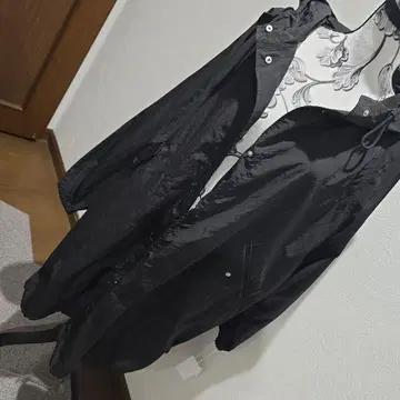 LUCA 택 포함 새상품 블랙 후드 부착 자켓