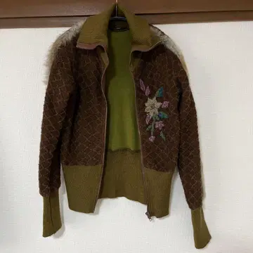 꽃무늬 자수 퍼 니트 집업 자켓 새상품급