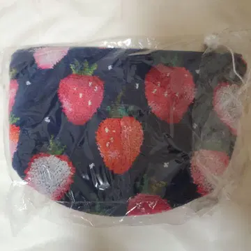 [ 새상품 ] 러브러리 바이 페이 스트로베리 도트 화장품 파우치