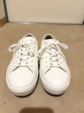 겨울용 스니커즈 화이트