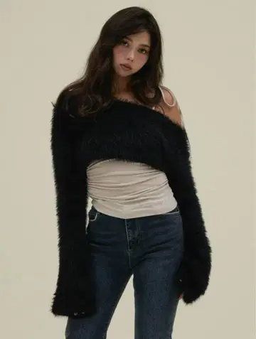 Andmary Aniya fluffy knit set