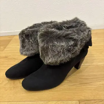 L 사이즈 퍼 달린 블랙 스웨이드 부츠 숏부츠