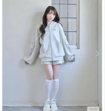 로제 뮤즈 Satin ribbon point cargo zip set