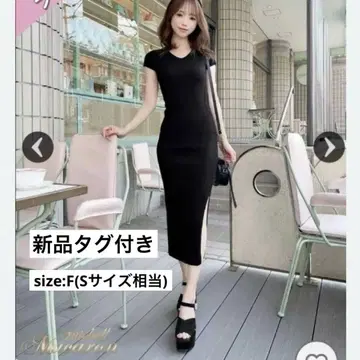 [택 포함 새상품] 미셸 마카롱 니트 원피스 슬릿 블랙 반팔