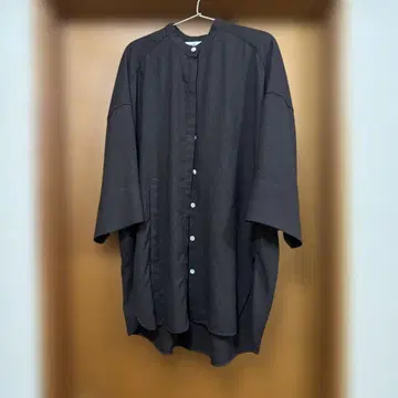 엔폴드 스탠드 카라 셔츠 브라운