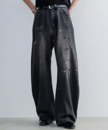 Baggy silhouette curve denim / SINSS