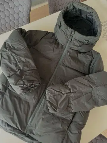 UNIQLO M 사이즈 다운 자켓
