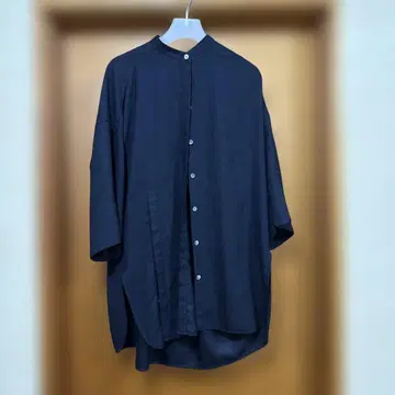 엔폴드 노카라 블라우스 네이비