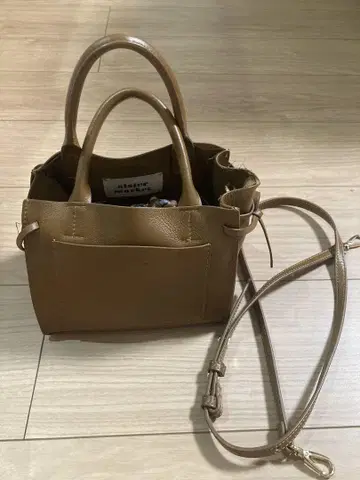 h.v.f.n sister market. 브라운 숄더백
