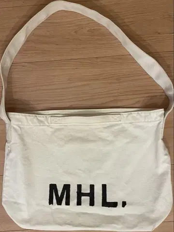 MHL 자수 숄더백 화이트