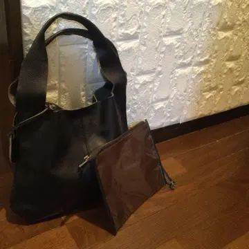 네이비 가죽 토트백 파우치 포함