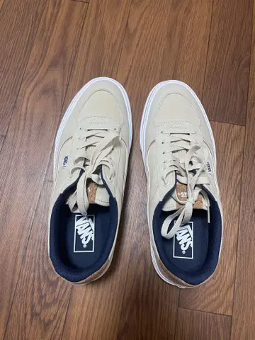 Vans 베이지 스니커즈
