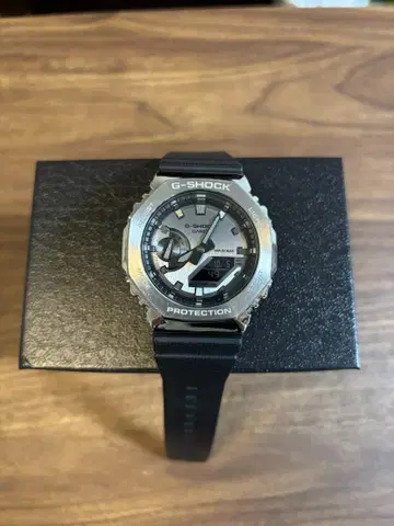 G-SHOCK 2100 시리즈 실버 블랙