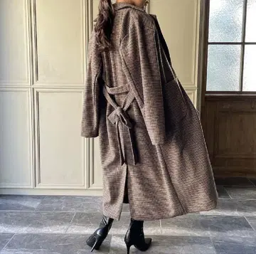 브라운 체크 무늬 롱 코트