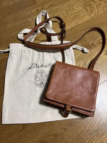 다코타 Dakota 숄더백 카멜