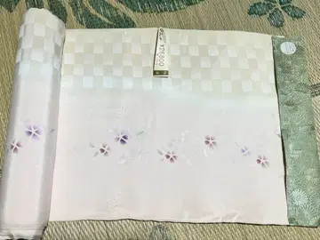 기모노 옷감 옅은 핑크 꽃 자수