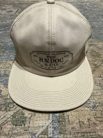 the h.w.dog 트래커 캡 베이지