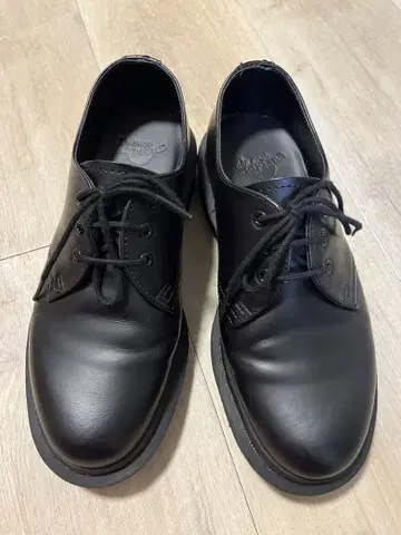 가격 인하 (22cm) 닥터 마틴 1461 모노 3홀 신발