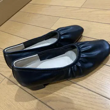 블랙 펌프스 22.5cm