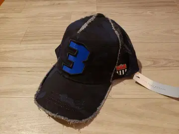 미사용 새상품 택 포함 요시노리 코타케 네이비 패턴입니다.