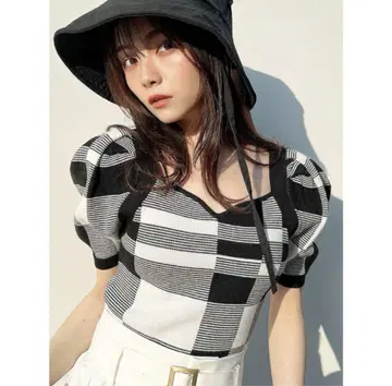 RESEXXY 하트넥 래글런 니트