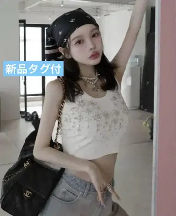 미사용 새상품 Darich 주얼리 리브 슬리브리스 상의