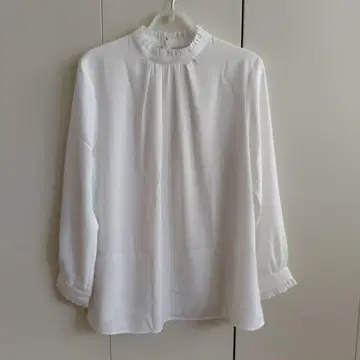 컨디션 최상 23구 블라우스 옷깃 프릴 온워드 세레모니 무지 화이트