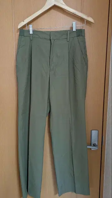 CLANE HOMME 올리브 슬랙스
