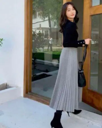 벌스데이 바쉬 미디 플리츠 스커트 그레이