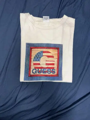 Guess 미국 국기 디자인 티셔츠 OSFA USA제