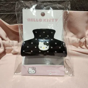 LOWRYS FARM HELLO KITTY 퀼팅 헤어핀 블랙 키티