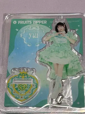FRUITS ZIPPER 사쿠라이 유이 하트 의상 아크릴 스탠드