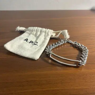 A.P.C. 실버 체인 팔찌