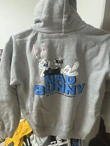MAD BUNNY 그레이 후드티 #FR2