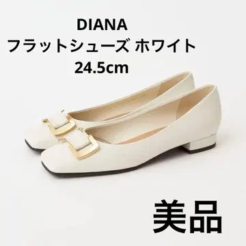 DIANA 금장 장식 모티브 플랫슈즈 화이트
