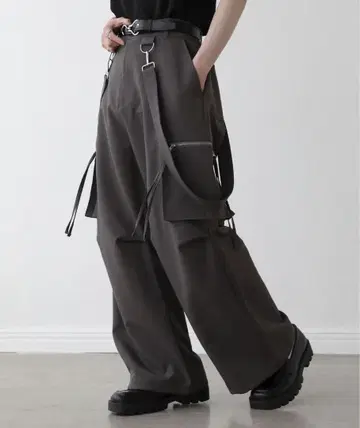 LILL 루즈 실루엣 하이웨스트 서스펜더 ZIP 포켓 카고 팬츠