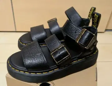 [새상품급] Dr. Martens 그리폰 스트랩 샌들 24cm