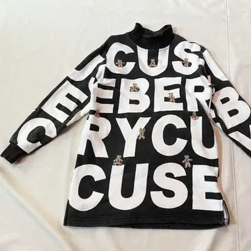 [ 미사용 ] 사이즈 M 큐즈베리 하이넥 로고 자수 곰 맨투맨