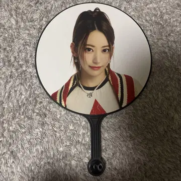 사쿠라 르세라핌 부채