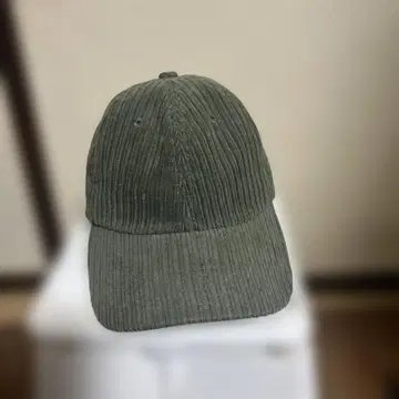 올리브 그린 코듀로이 캡