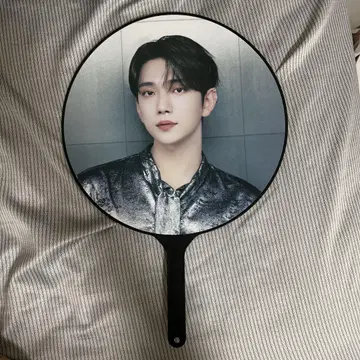 right here 부채 조슈아