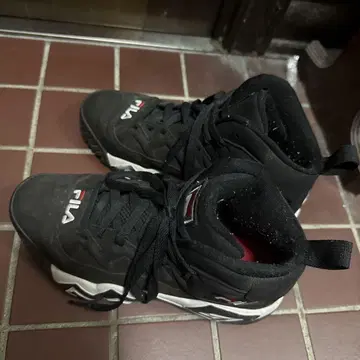 FILA 하이컷 스니커즈 블랙