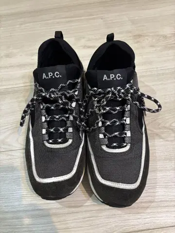 A.P.C. 블랙 스니커즈 42사이즈 27.5cm