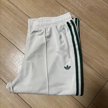 아디다스 화이트 스트라이프 조거 팬츠