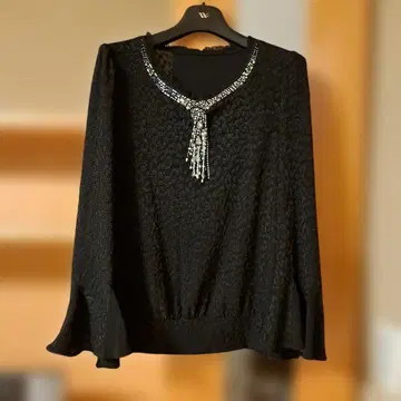 블랙 비즈 장식 긴팔 상의 사이즈 11